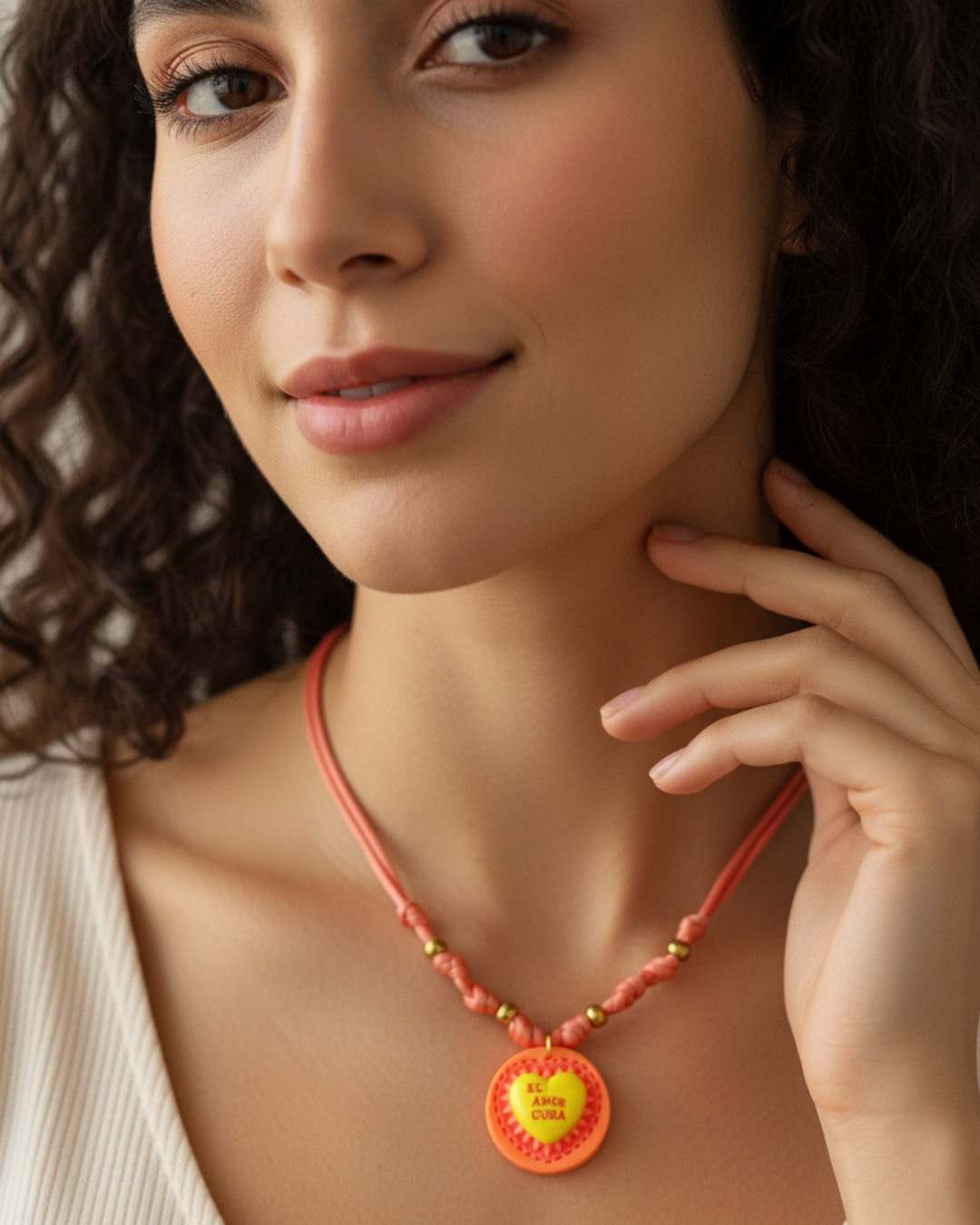 Collar El Amor Cura - RED: CAD3