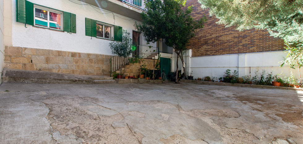 Saguar Real Estate, inmobiliaria en Las Rozas de Madrid. Inmobiliaria Las Rozas. Venta de propiedades en Las Rozas. Casas en venta en Las Rozas. Agente inmobiliario Las Rozas. Comprar casa en Las Rozas de Madrid. Propiedades en Las Rozas. Pisos en Las Rozas de Madrid. Chalets en Las Rozas de Madrid. Inversiones inmobiliarias en Las Rozas. Mejores agentes inmobiliarios Las Rozas. Valoración inmobiliaria. Valorar vivienda. Valorar piso. Valorar chalet.