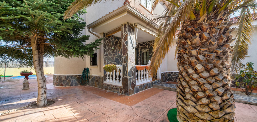 Saguar Real Estate, inmobiliaria en Las Rozas de Madrid. Inmobiliaria Las Rozas. Venta de propiedades en Las Rozas. Casas en venta en Las Rozas. Agente inmobiliario Las Rozas. Comprar casa en Las Rozas de Madrid. Propiedades en Las Rozas. Pisos en Las Rozas de Madrid. Chalets en Las Rozas de Madrid. Inversiones inmobiliarias en Las Rozas. Mejores agentes inmobiliarios Las Rozas. Valoración inmobiliaria. Valorar vivienda. Valorar piso. Valorar chalet. Opiniones Saguar. Testimonios Saguar.