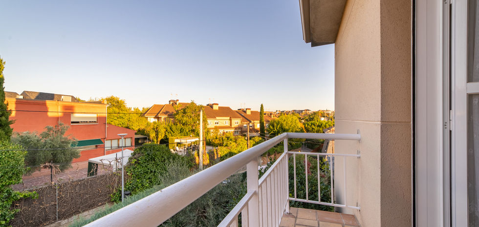 Saguar Real Estate, inmobiliaria  en Las Rozas de Madrid. Inmobiliaria Las Rozas. Venta de propiedades en Las Rozas. Casas en venta en Las Rozas. Agente inmobiliario Las Rozas. Comprar casa en Las Rozas de Madrid. Propiedades en Las Rozas. Pisos en Las Rozas de Madrid. Chalets en Las Rozas de Madrid. Inversiones inmobiliarias en Las Rozas. Mejores agentes inmobiliarios Las Rozas. Valoración inmobiliaria. Valorar vivienda. Valorar piso. Valorar chalet. 