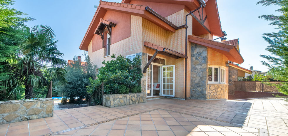 Saguar Real Estate, inmobiliaria  en Las Rozas de Madrid. Inmobiliaria Las Rozas. Venta de propiedades en Las Rozas. Casas en venta en Las Rozas. Agente inmobiliario Las Rozas. Comprar casa en Las Rozas de Madrid. Propiedades en Las Rozas. Pisos en Las Rozas de Madrid. Chalets en Las Rozas de Madrid. Inversiones inmobiliarias en Las Rozas. Mejores agentes inmobiliarios Las Rozas. Valoración inmobiliaria. Valorar vivienda. Valorar piso. Valorar chalet. Opiniones Saguar. Testimonios Saguar. 