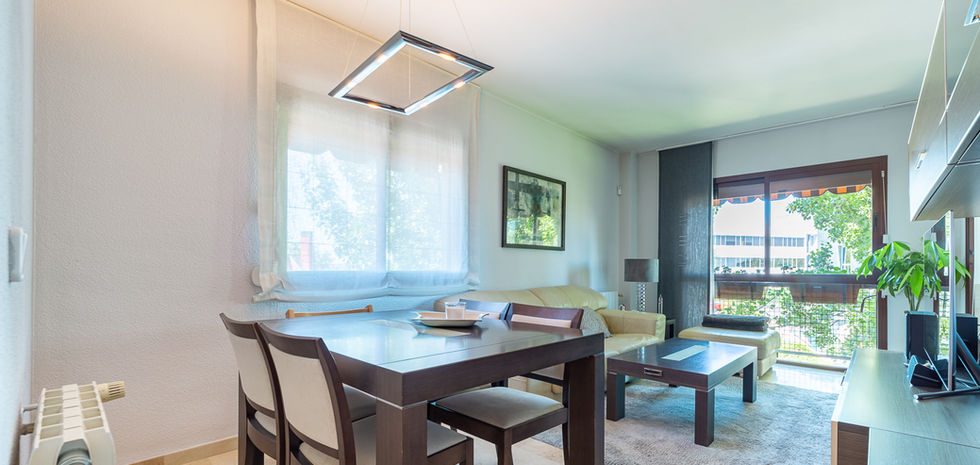 Saguar Real Estate, inmobiliaria en Las Rozas de Madrid. Inmobiliaria Las Rozas. Venta de propiedades en Las Rozas. Casas en venta en Las Rozas. Agente inmobiliario Las Rozas. Comprar casa en Las Rozas de Madrid. Propiedades en Las Rozas. Pisos en Las Rozas de Madrid. Chalets en Las Rozas de Madrid. Inversiones inmobiliarias en Las Rozas. Mejores agentes inmobiliarios Las Rozas. Valoración inmobiliaria. Valorar vivienda. Valorar piso. Valorar chalet.