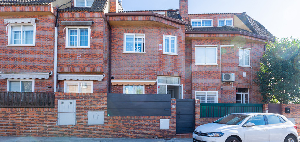 Saguar Real Estate, inmobiliaria  en Las Rozas de Madrid. Inmobiliaria Las Rozas. Venta de propiedades en Las Rozas. Casas en venta en Las Rozas. Agente inmobiliario Las Rozas. Comprar casa en Las Rozas de Madrid. Propiedades en Las Rozas. Pisos en Las Rozas de Madrid. Chalets en Las Rozas de Madrid. Inversiones inmobiliarias en Las Rozas. Mejores agentes inmobiliarios Las Rozas. Valoración inmobiliaria. Valorar vivienda. Valorar piso. Valorar chalet. 