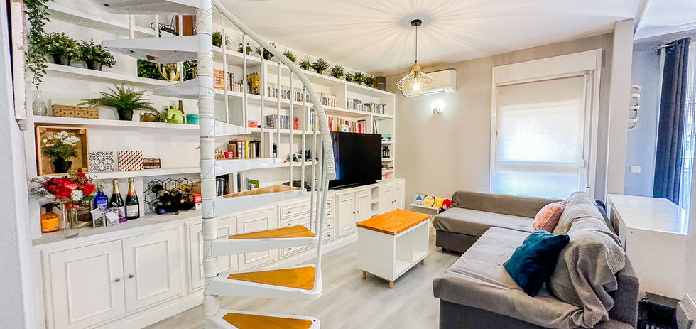 Saguar Real Estate, inmobiliaria  en Las Rozas de Madrid. Inmobiliaria Las Rozas. Venta de propiedades en Las Rozas. Casas en venta en Las Rozas. Agente inmobiliario Las Rozas. Comprar casa en Las Rozas de Madrid. Propiedades en Las Rozas. Pisos en Las Rozas de Madrid. Chalets en Las Rozas de Madrid. Inversiones inmobiliarias en Las Rozas. Mejores agentes inmobiliarios Las Rozas. Valoración inmobiliaria. Valorar vivienda. Valorar piso. Valorar chalet. 