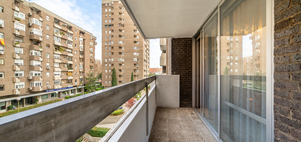 Saguar Real Estate, inmobiliaria  en Las Rozas de Madrid. Inmobiliaria Las Rozas. Venta de propiedades en Las Rozas. Casas en venta en Las Rozas. Agente inmobiliario Las Rozas. Comprar casa en Las Rozas de Madrid. Propiedades en Las Rozas. Pisos en Las Rozas de Madrid. Chalets en Las Rozas de Madrid. Inversiones inmobiliarias en Las Rozas. Mejores agentes inmobiliarios Las Rozas. Valoración inmobiliaria. Valorar vivienda. Valorar piso. Valorar chalet. 