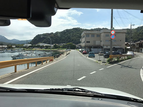 左側へ