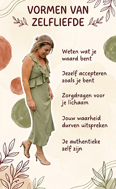 Rustgevend sfeerbeeld van een vrouw in de natuur, het vinden van innerlijke rust en vertraging, in zelfliefde.