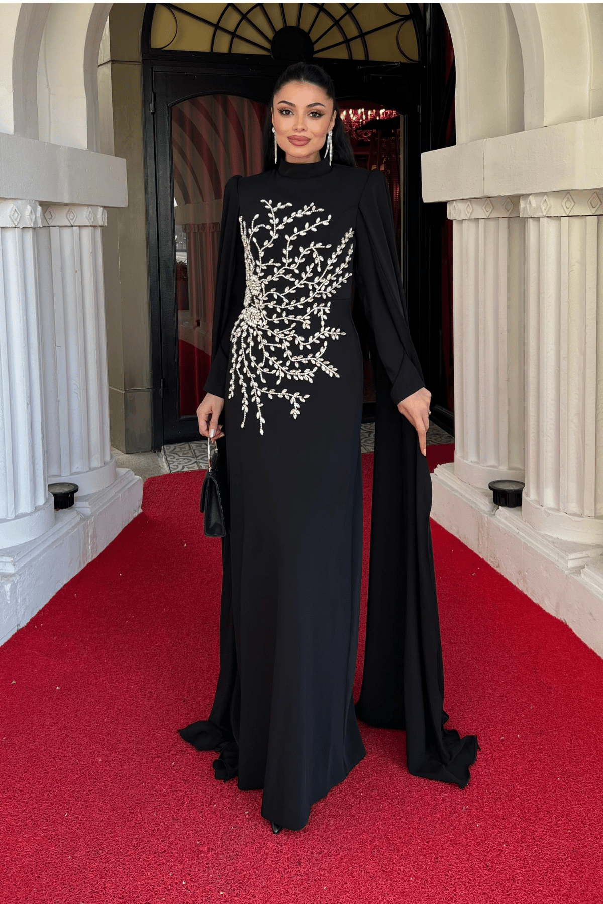 Atlas Kumaş Taş İşlemeli Pelerinli Abiye Elbise