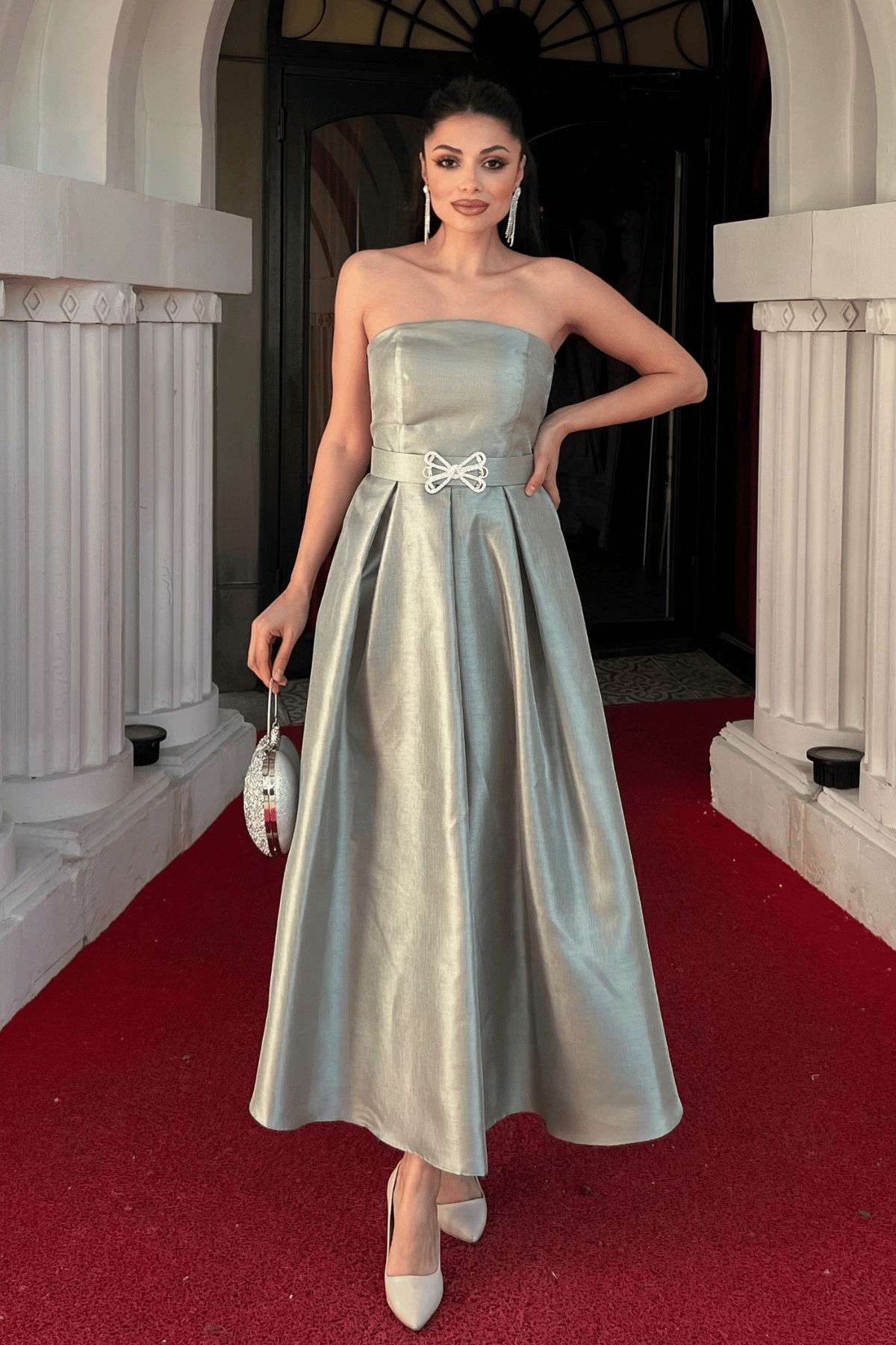 Tafta Saten Kumaş Straplez Midi Elbise