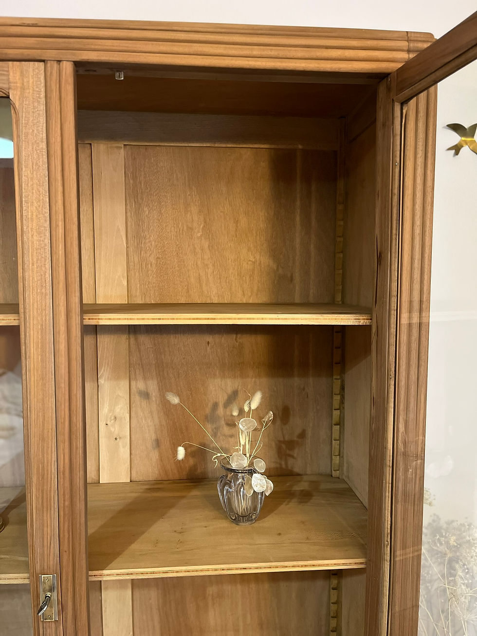 Miniature : Vitrine ancienne en noyer