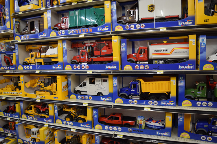 bruder store