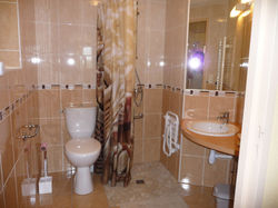 Salle de bain et WC du rez de chaussée