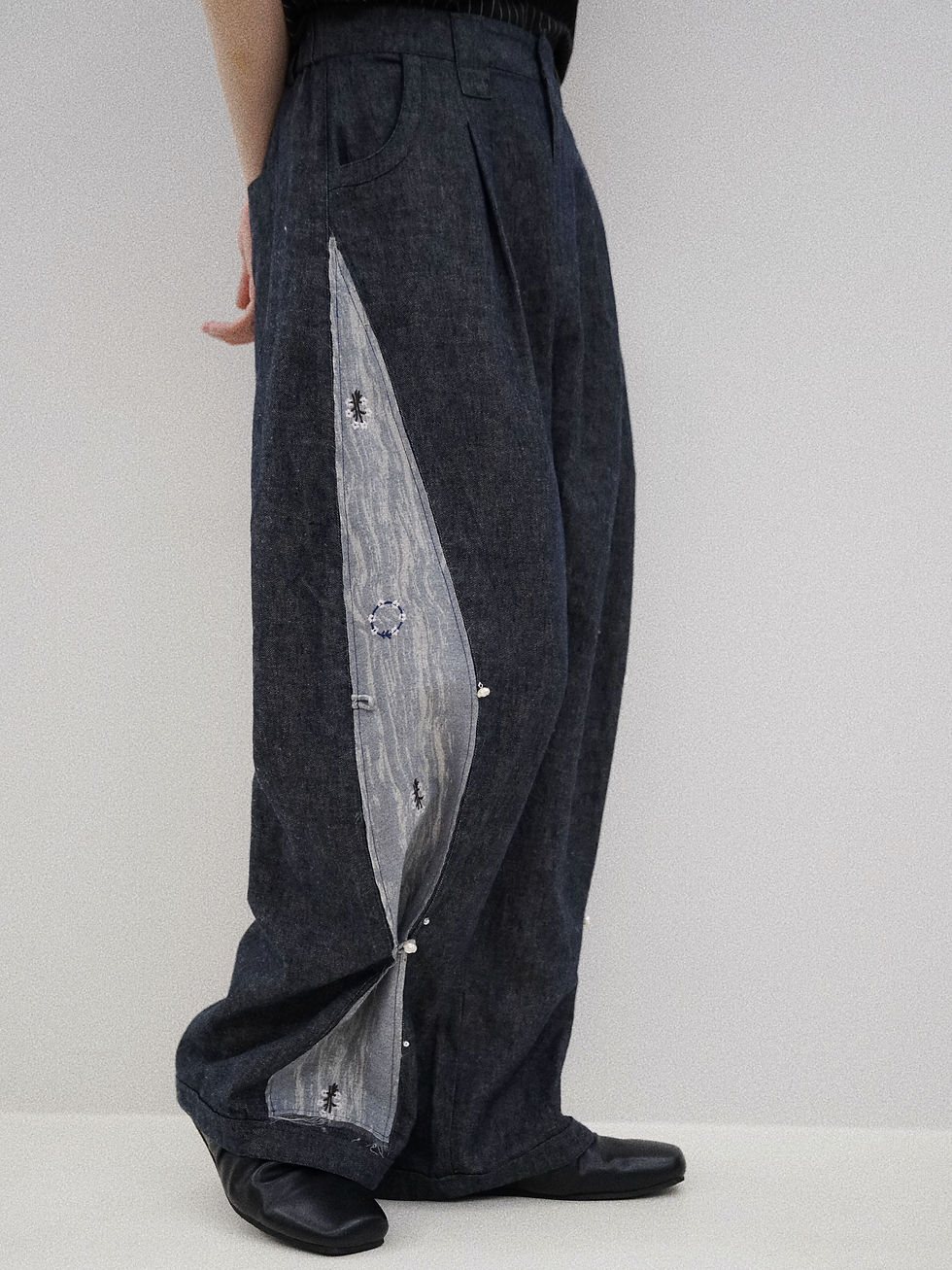 Thumbnail: Folding Bloom Pants