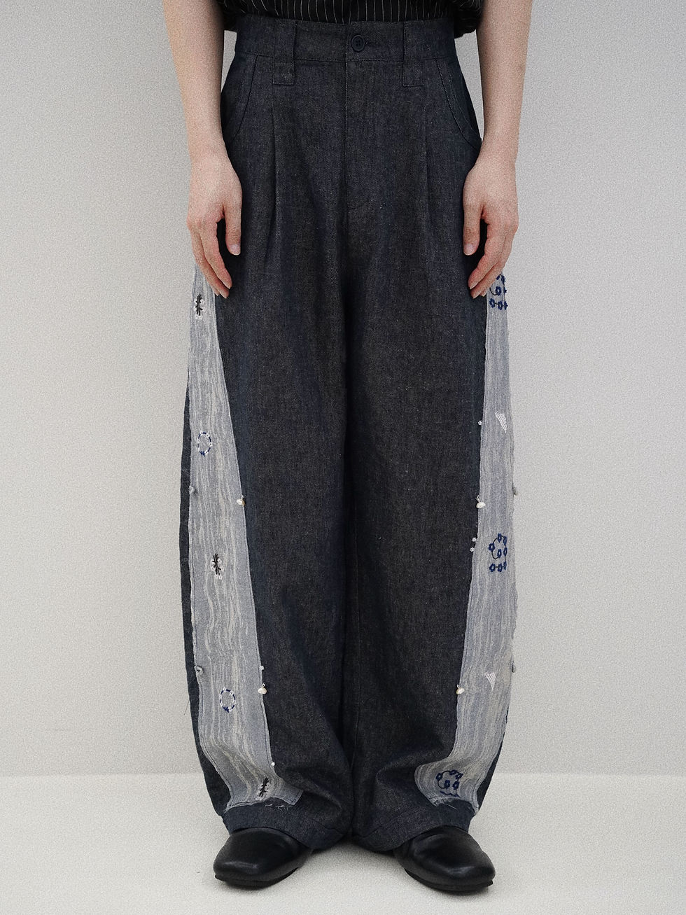 Thumbnail: Folding Bloom Pants