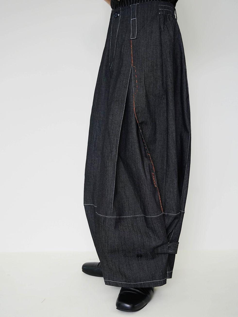 Thumbnail: Contrast Stitch Denim Baggy Pants