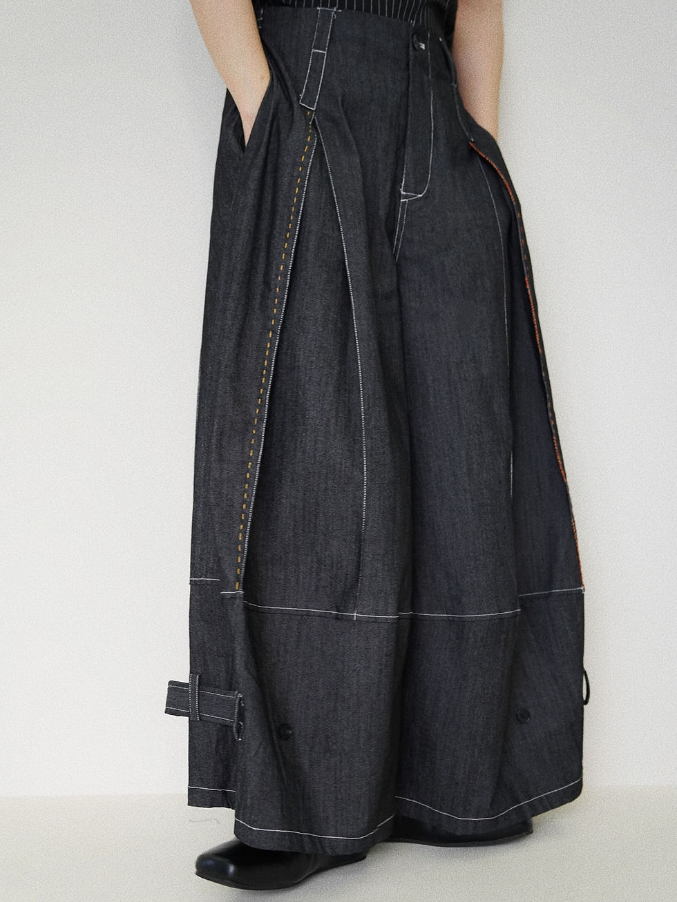 Thumbnail: Contrast Stitch Denim Baggy Pants