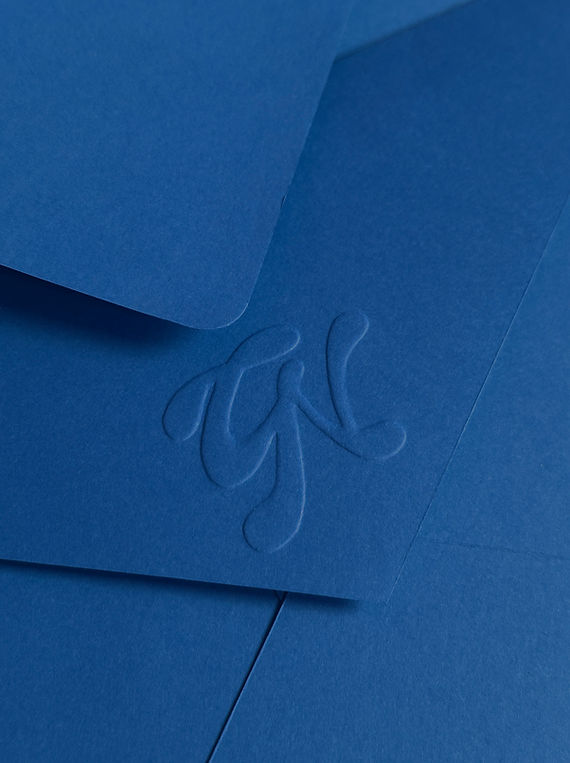 cloe&noah_thecobaltstudio_tecnica_embossing.jpg