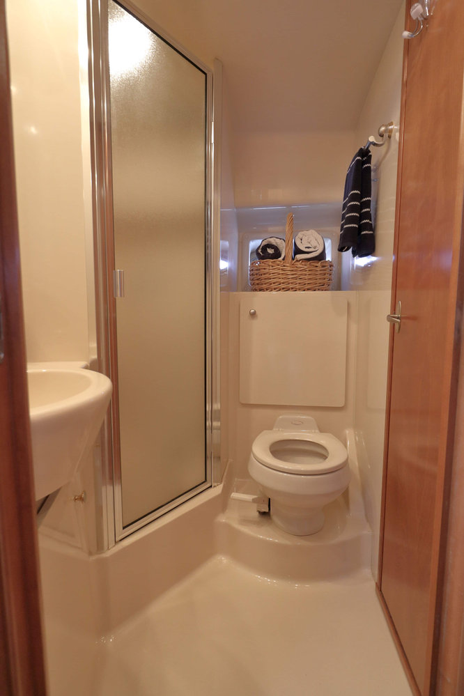 2003 Meridian 381 Sedan photo 29