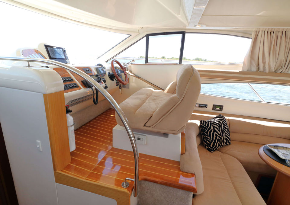 2000 Sealine F37 Simpson Yachts