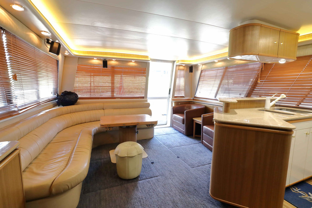 2001 Bayliner 4788 Pilot House Motoryacht photo 15