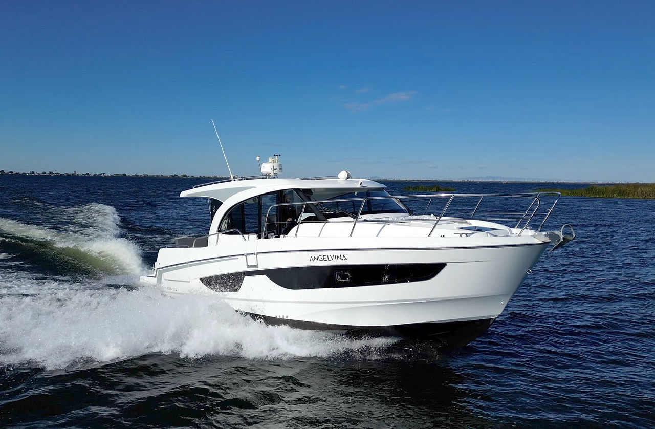 2021 Beneteau Antares 11 Profile 4.jpg