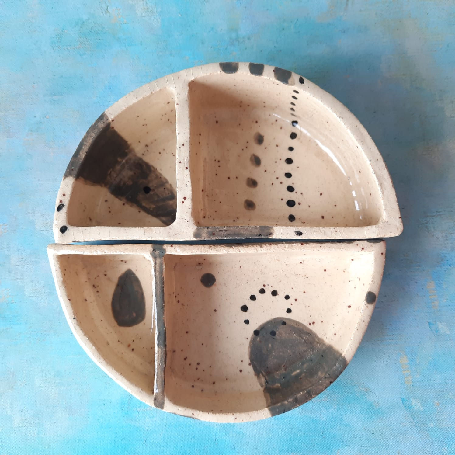 Niepowtarzalny zestaw ceramicznych miseczek paterek