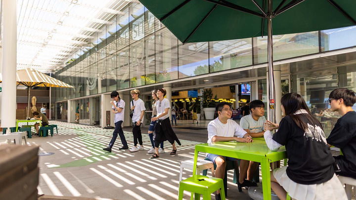 Students in a cafe