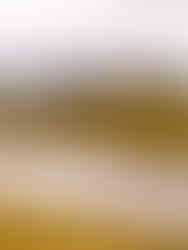 Der kleine See, der alle Berge rundherum spiegelt