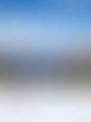 Im Hintergrund der Vierwaldstättersee beim Winterwandern auf Eggberge