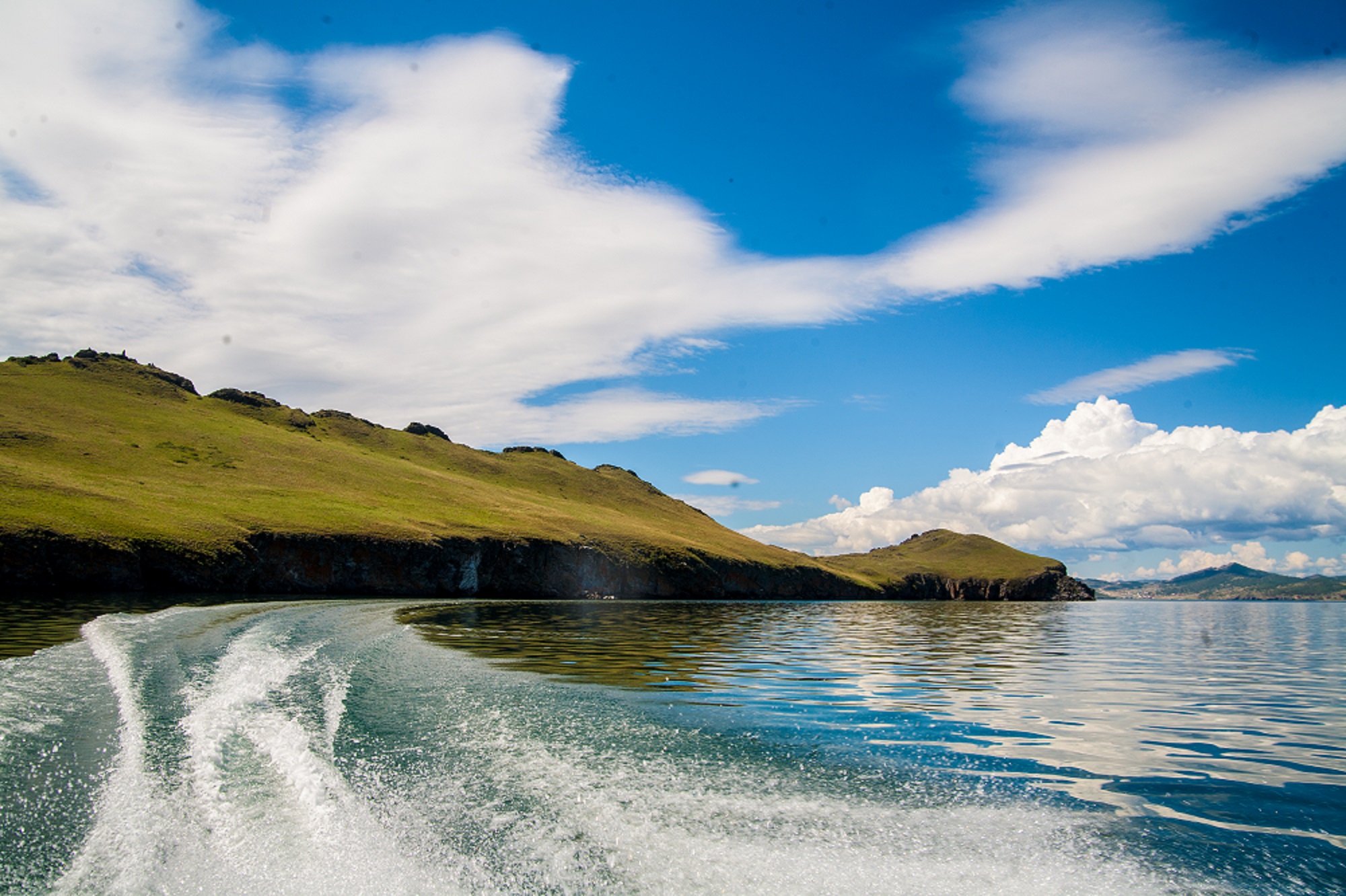 сарминское ущелье на байкале. ущелье реки сарма. сарма байкал. сарминское ущелье малое море байкал. сарма байкал.