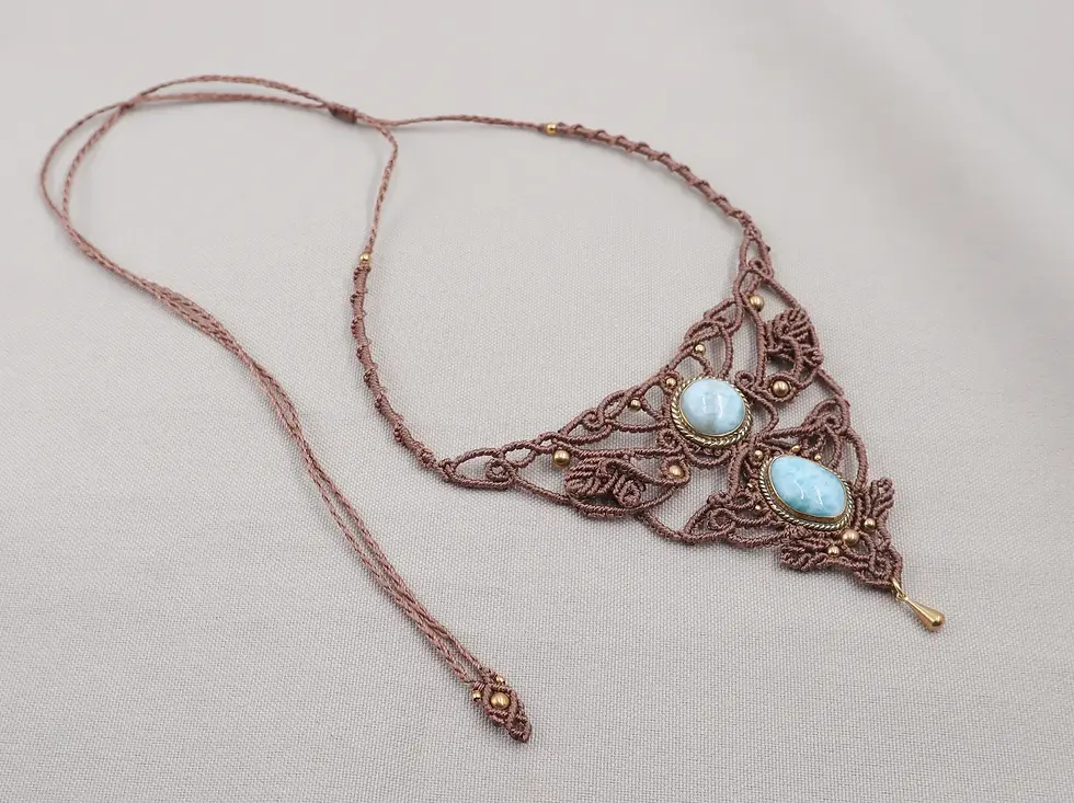 Miniature : collier macramé marron avec Larimar double pierre, bijou artisanal en pierres naturelles et laiton doré
