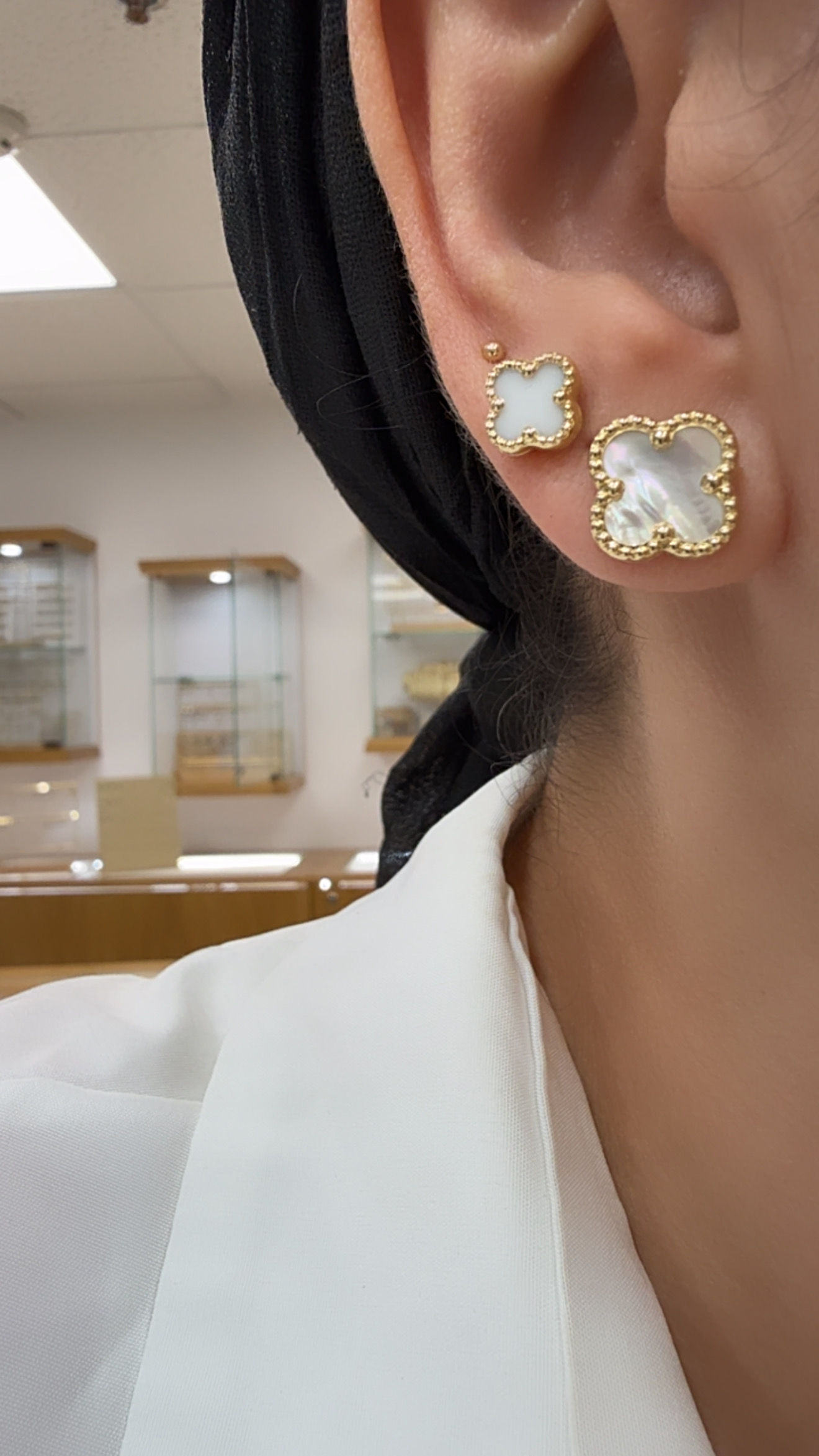 עגילי פרח תלתן לבן