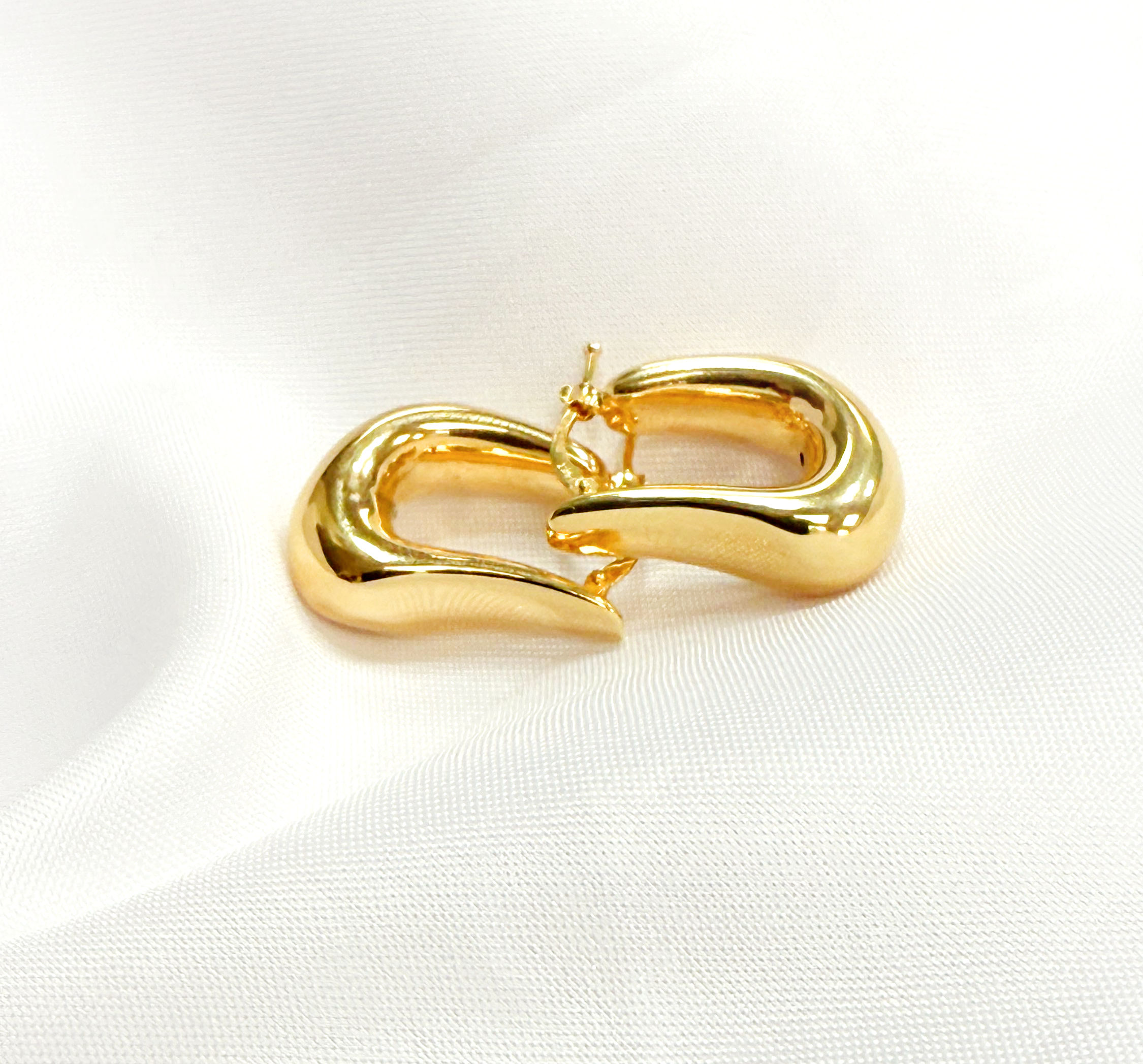 עגילי חישוק גל