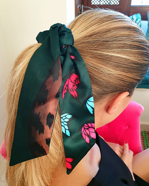 Miniatura: Scrunchie con lazo de leopardo y mariposas