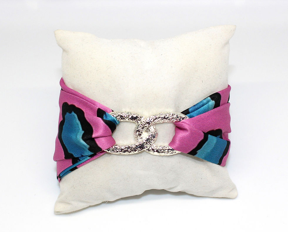 Thumbnail: Sweet Leopard tie earring & bracelet