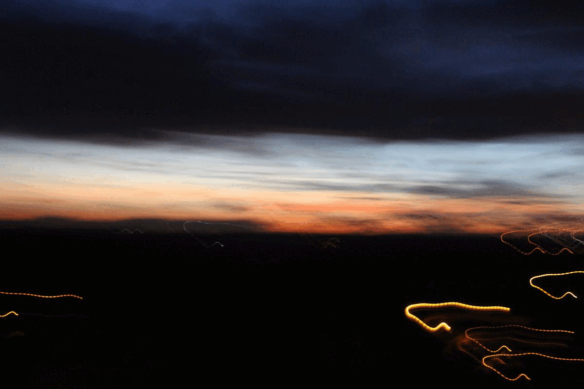 západ nad troskami.gif