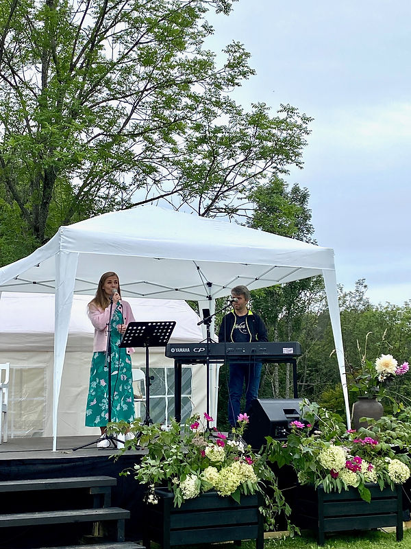 Kristin Heldal og Are Grøsland på scenen.jpeg
