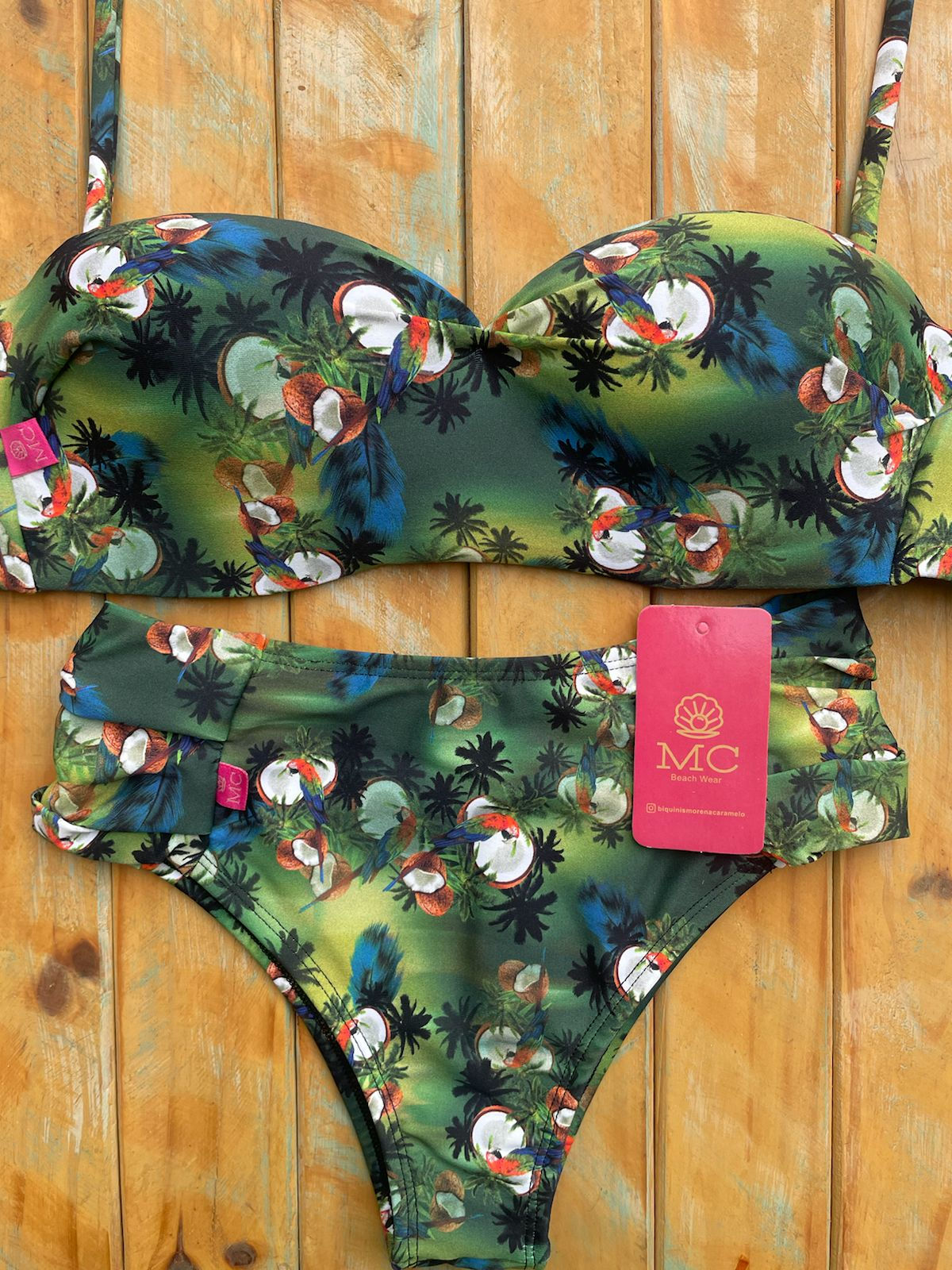 Parte de Cima Tomara Que Caia e Calcinha Bombom Cós Alto Papagaio