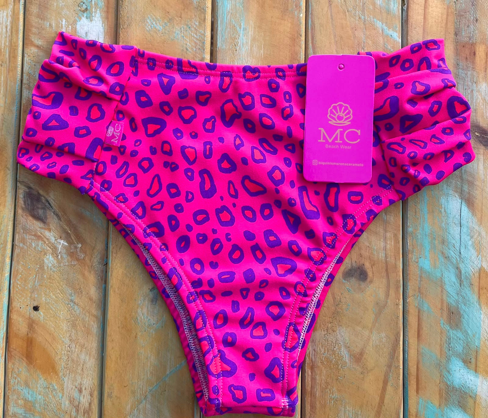 Calcinha Bombom Cós Alto Onça Rosa