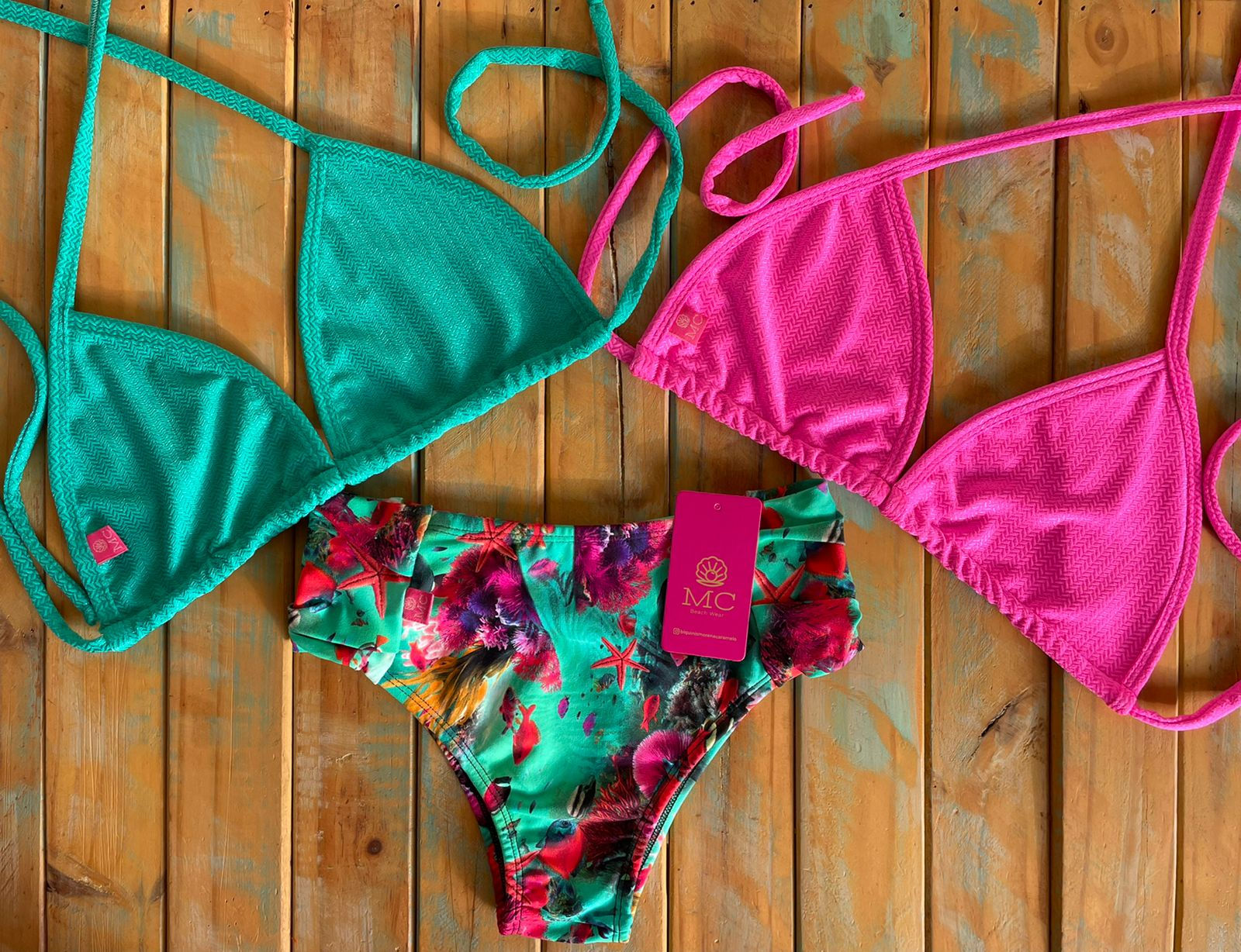 Combo Cortininha pink fluor e cortinha verde spectra Calcinha Bombom Có