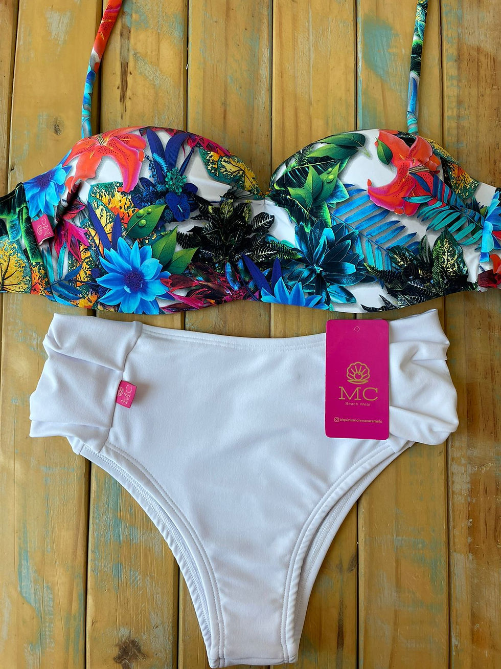 Parte de Cima Tomara Que Caia Flores e Calcinha Bombom Cós Alto Branca