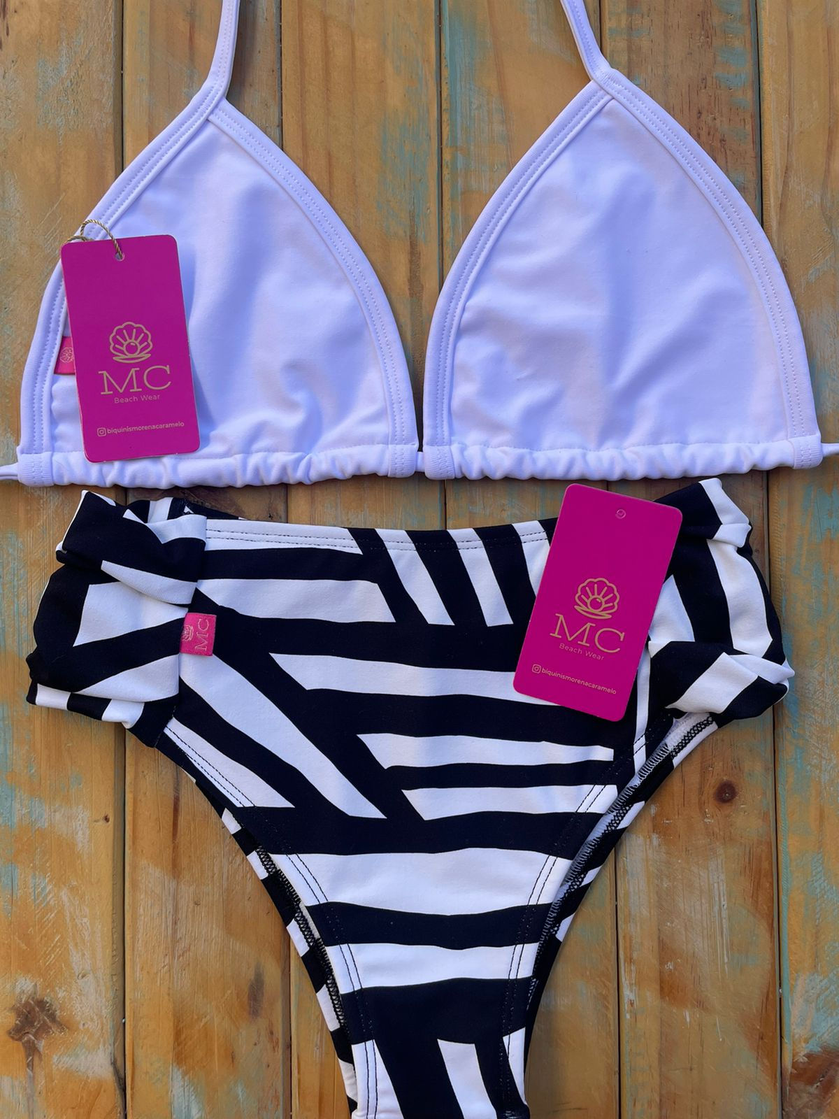 Parte de Cima Cortininha Branco e Calcinha Bombom Cós Alto Mosaico