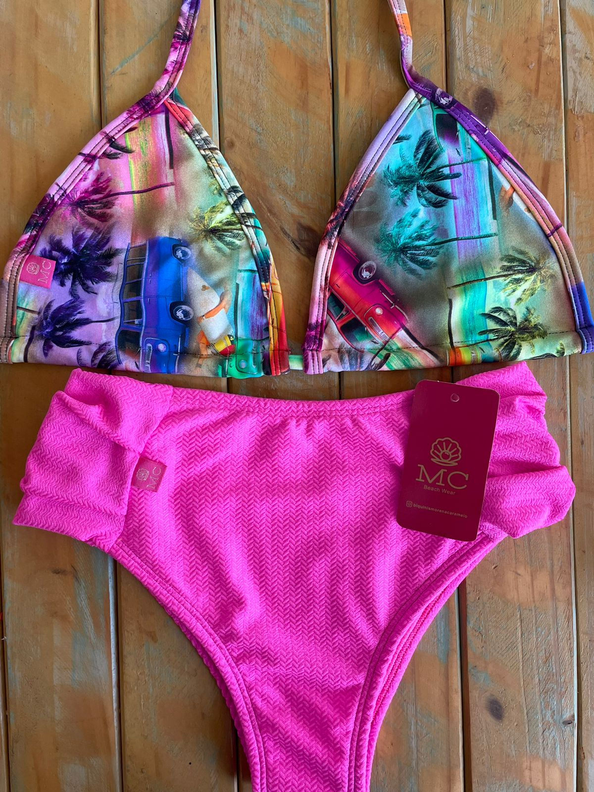 Parte de Cima Cortininha komby e Calcinha Bombom Cós Alto pink fluor