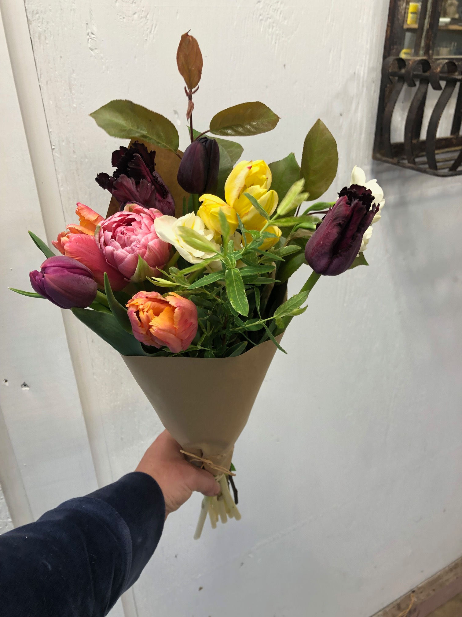 Bouquets: Mixed florals, grower's choice