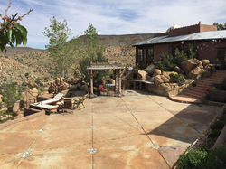 Peioneertown Le Haut Desert Aerie