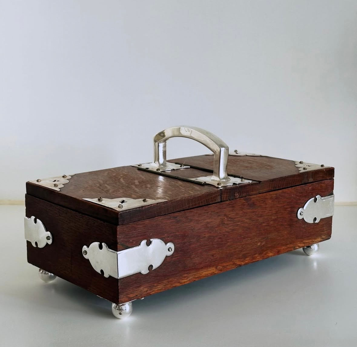 A Victorian Oak and Silver Plated Cigar Box, c.1900