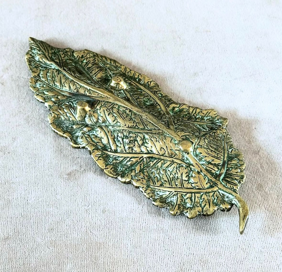 Thumbnail: An Edwardian Brass Acanthus Leaf Dish, c.1910