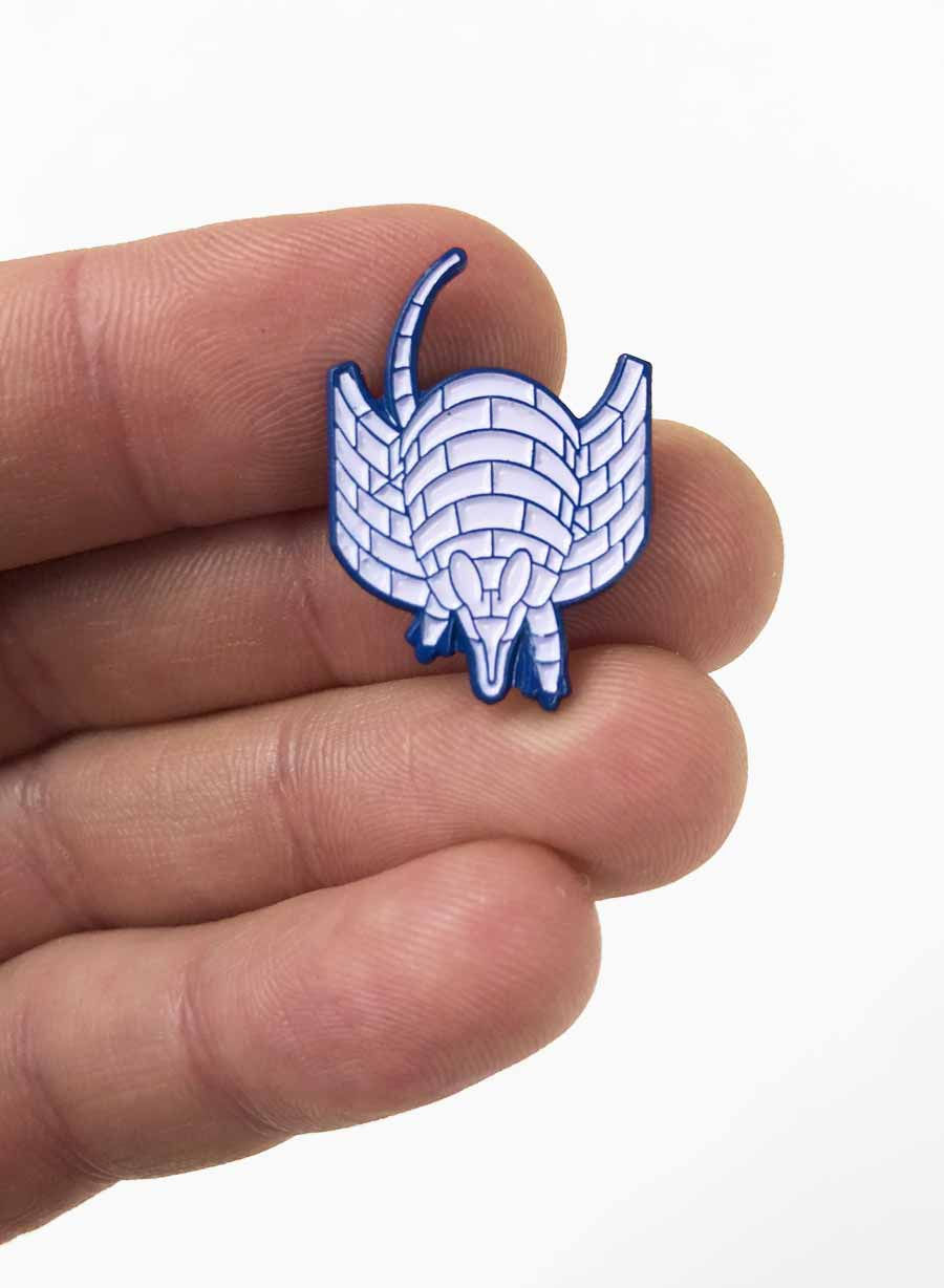 Sonnenzimmer Armadillo Enamel Pin