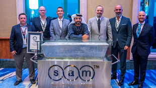 Récord histórico: Dubái presentó la barra de plata más grande del mundo