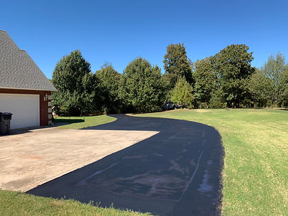 Before and after photo of residential sealcoating